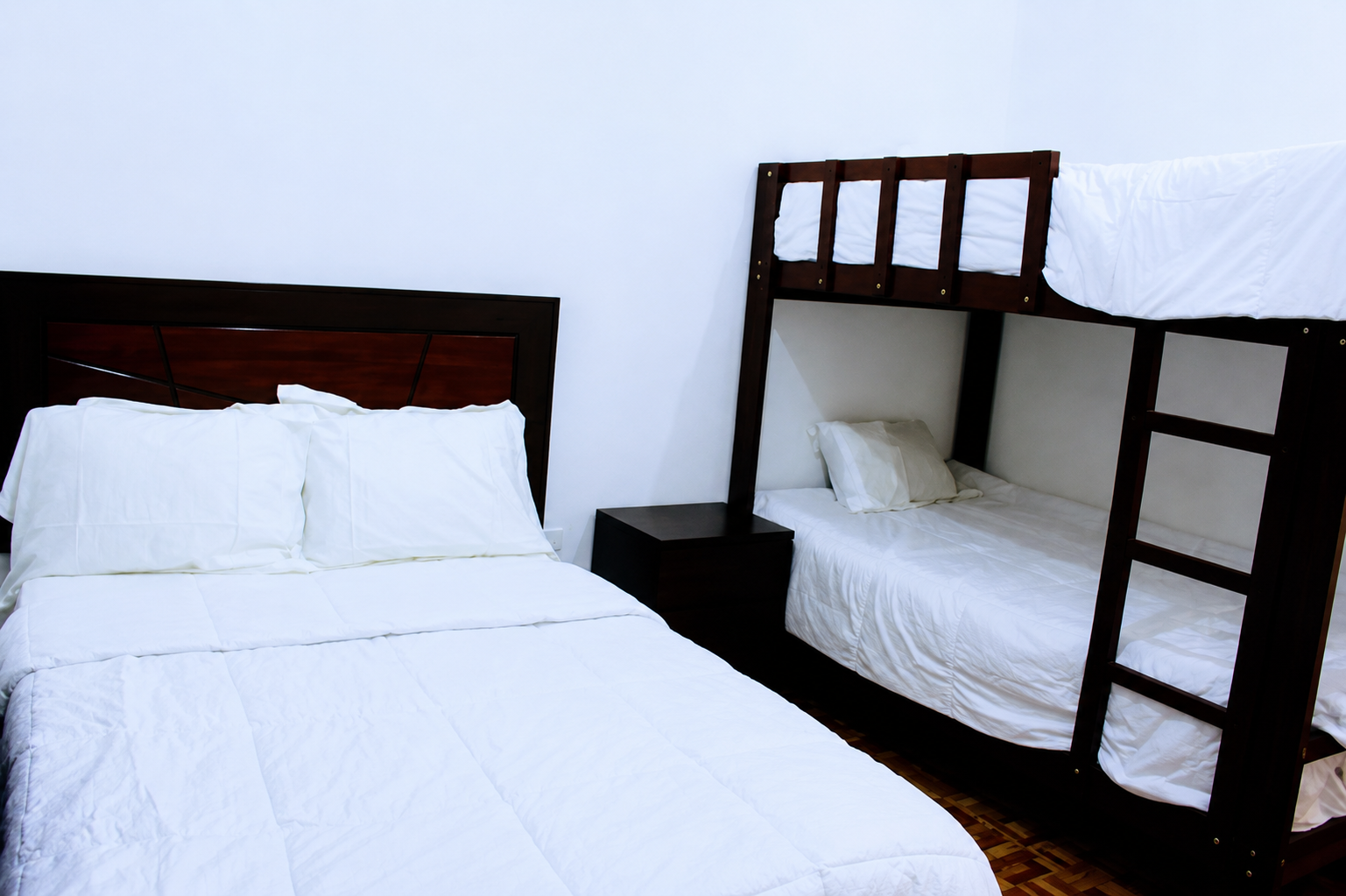 Dormitorio Opción 1 - Cama matrimonial y camarotes